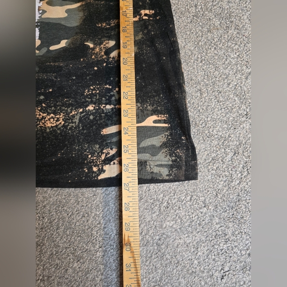 Grunge Bleached Camo Cross Tee EUC Size Medium - Picture 4 of 5